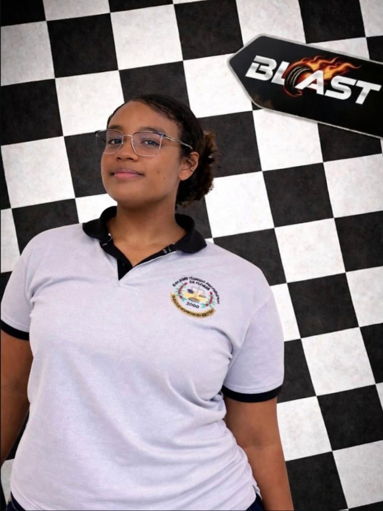 Lizzi Simpson - Graphic Designer